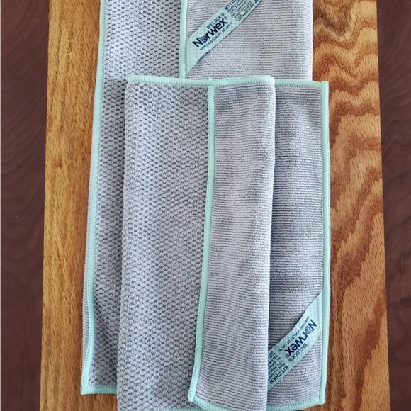 Limited Edition Kitchen Towel and Cloth Set - Graphite w/Seamist Trim, Diamond - Picture 8 of 10
